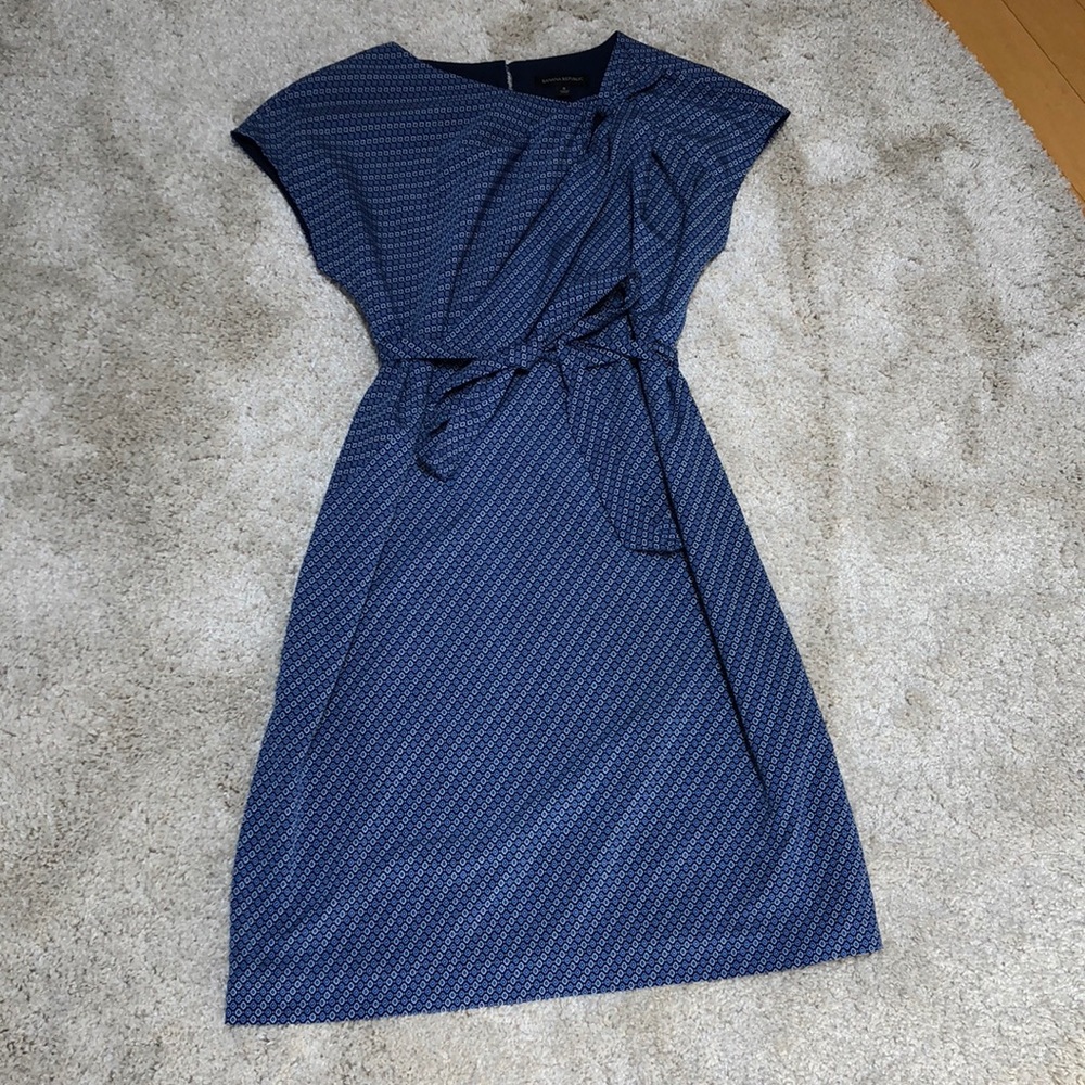 Banana Republic print tie- shoulder shift dress S